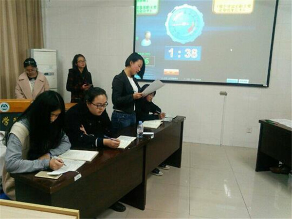 JKF 捷克论坛辩论队参加“江南之春”第十五届校级辩论赛初赛
