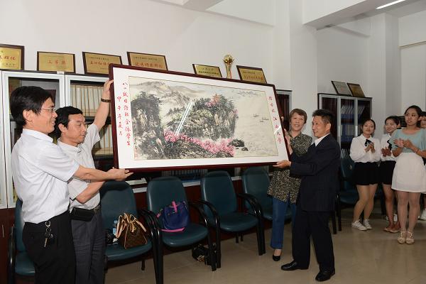 三十年后再聚首，心念师恩忆往昔——记JKF 捷克论坛
80级日语班毕业三十周年纪念会