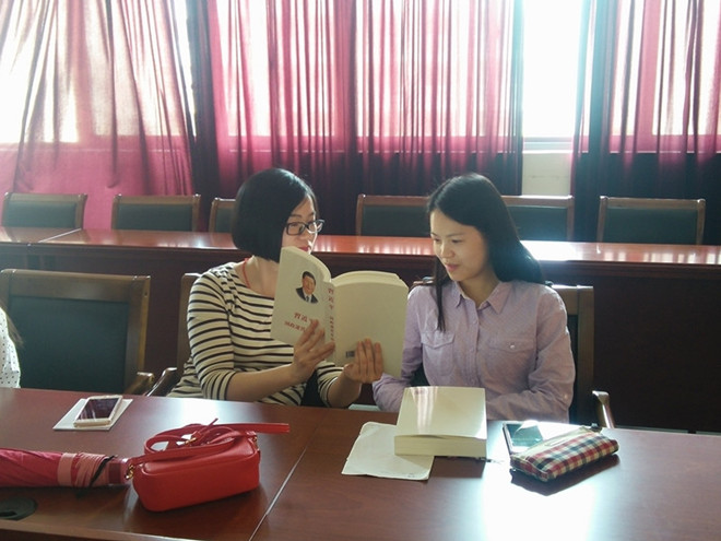 JKF 捷克论坛
2013学生党支部召开“两学一做”理论学习交流会